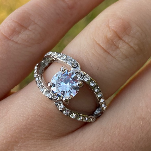 New Infinity 925 Silver Round Cut Ring Size 6-1 - Picture 3 of 3